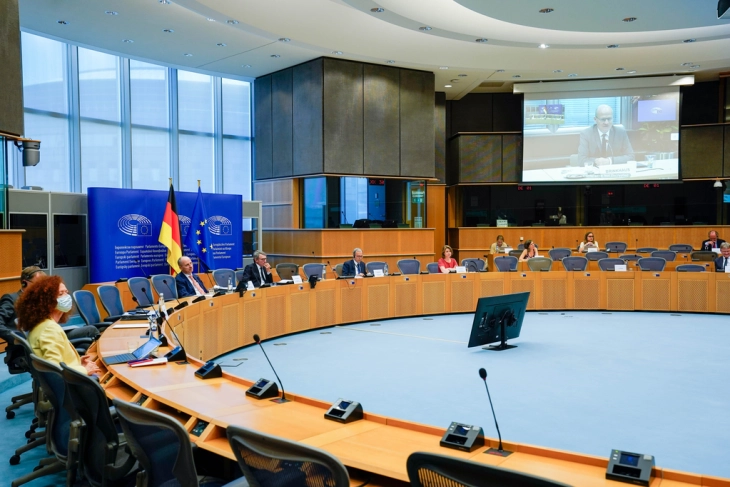 Мнозинството европратеници ги поздравија предлозите на Комисијата за планот за закрепнување - Иднината на ЕУ е во прашање