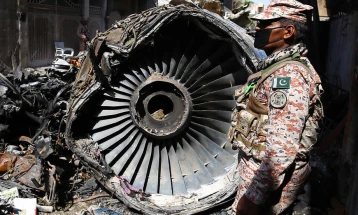 Се испитува одговорноста на пилотот за падот на пакистанскиот авион