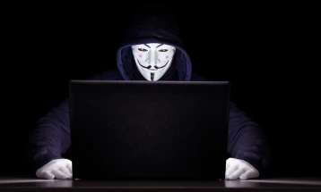 „Анонимус“ повторно активни, сакаат да ги разоткријат злосторствата на полицијата