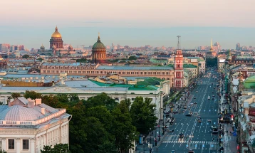 Закани за бомби во трговски центри и училишта во Санкт Петербург