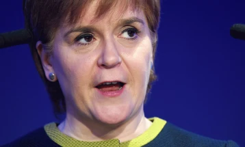 Шкотската премиерка го одби новиот слоган на Џонсон