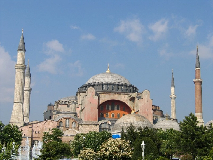 Турскиот Државен совет одобри пренамена на Аја Софија во џамија
