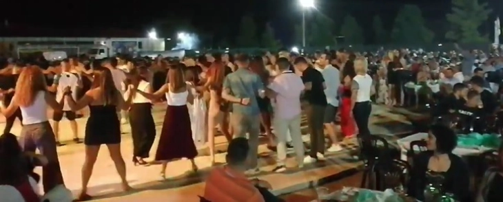 Традиционалните фестивали со жива музика предизвикуваат загриженост во Грција поради можноста за ширењето на Ковид-19