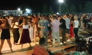 Традиционалните фестивали со жива музика предизвикуваат загриженост во Грција поради можноста за ширењето на Ковид-19