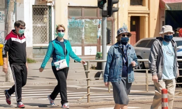 Во Србија задолжително носење заштитни маски на отворено