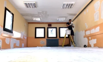 Се реконструираат училници во „Димо Хаџи Димов“ во Влае