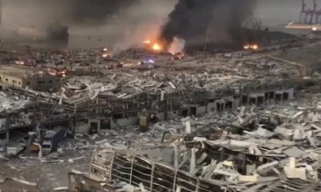 Најмалку десетмина загинати во експлозијата во Бејрут