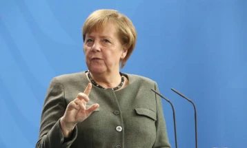 Меркел телефонски разговарала со Мицотакис и Ердоган
