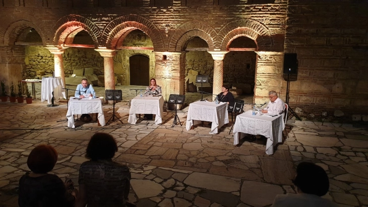 Презентирана Монографијата за шест децении „Охридско лето“ – Фестивалот по кој не препознаваат во светот 