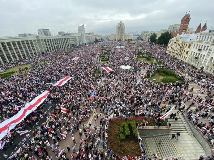 Продолжуваат антивладините протести во Минск