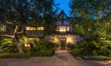 Домот на Бред Пит и Џенифер Анистон повторно продаден