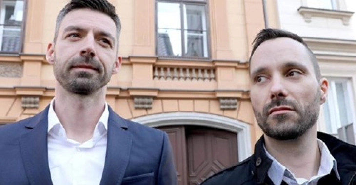 Хрватска: Првпат геј двојка доби статус на згрижувачи на две деца