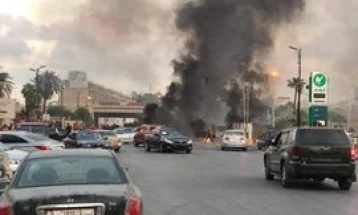 Демонстрантите го запалија седиштето на паралелната влада во Бенгази (видео)