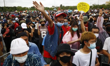 Антивладини поротести во Тајланд