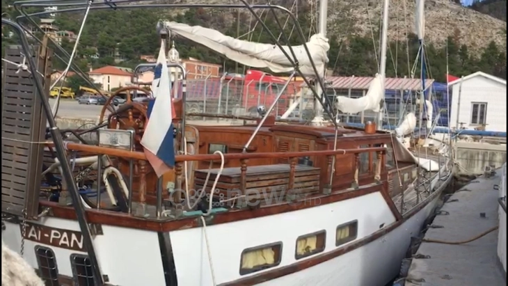 Во албанските територијални води пронајдена напуштена јахта со знаме на Словенија