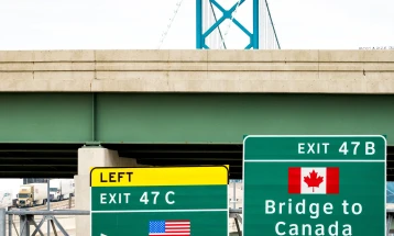 Канада и САД го продолжија договорот, границата останува затворена уште еден месец