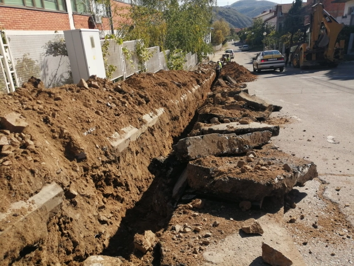 Се реконструира водоводната мрежа на две улици во населбата Пребег во Штип