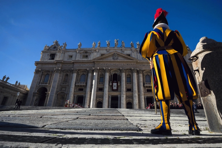 Ватикан: Изјавите на папата Франциск за хомосексуалците се извадени од контекст