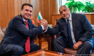 Телефонски разговор на Заев и Борисов за изнаоѓање решенија за отворените билатерални прашања