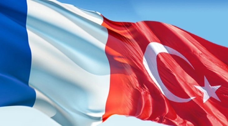 Франција размислува за „можни секторски економски санкции“ против Турција