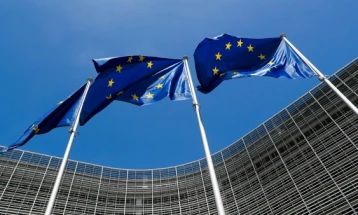 ЕУ не се откажува од старт на преговорите со С Македонија до крајот на годината