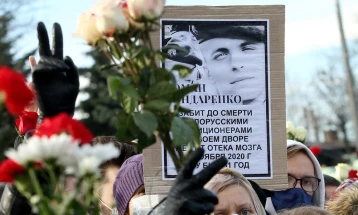 Илјадници луѓе во Минск на погребот на демонстрантот Бондаренко