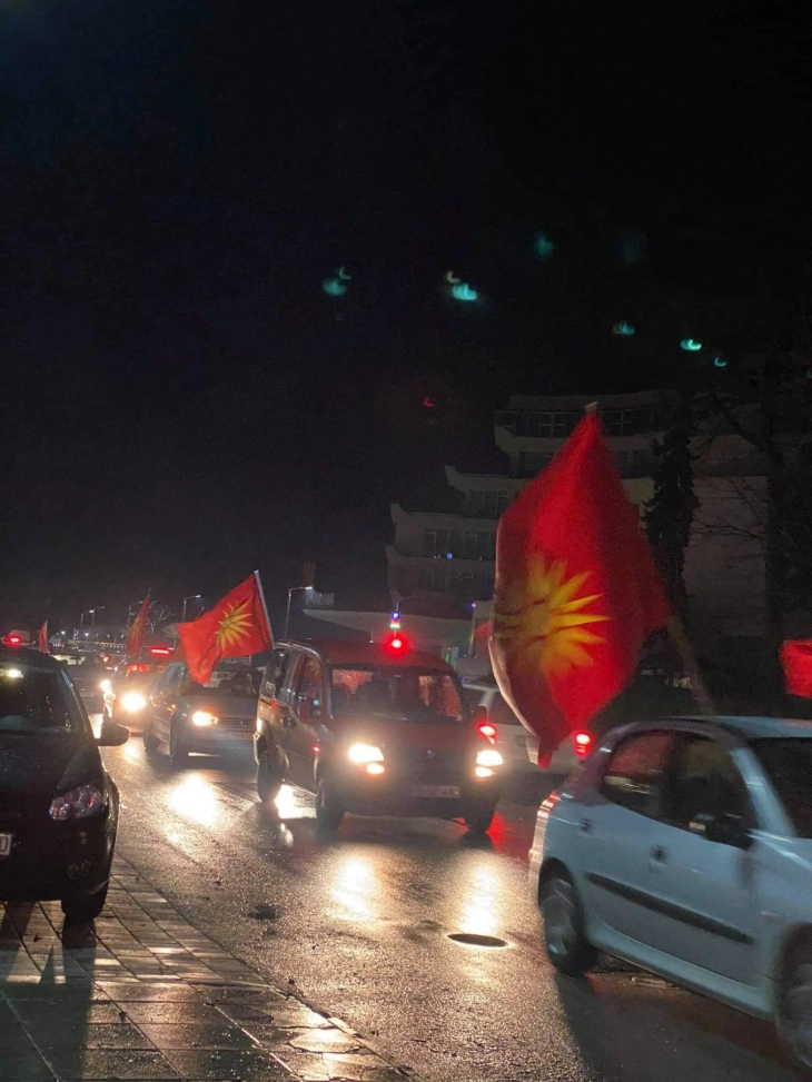 Протест со автомобили на ВМРО - ДПМНЕ низ улиците во Струга