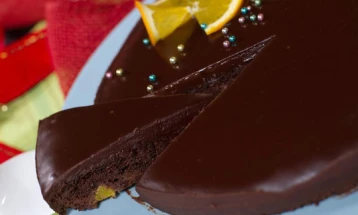 Мрсната и слатка храна се опасни и за мозокот