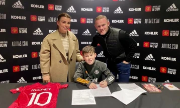 Синот на Руни потпиша за Манчестер јунајтед