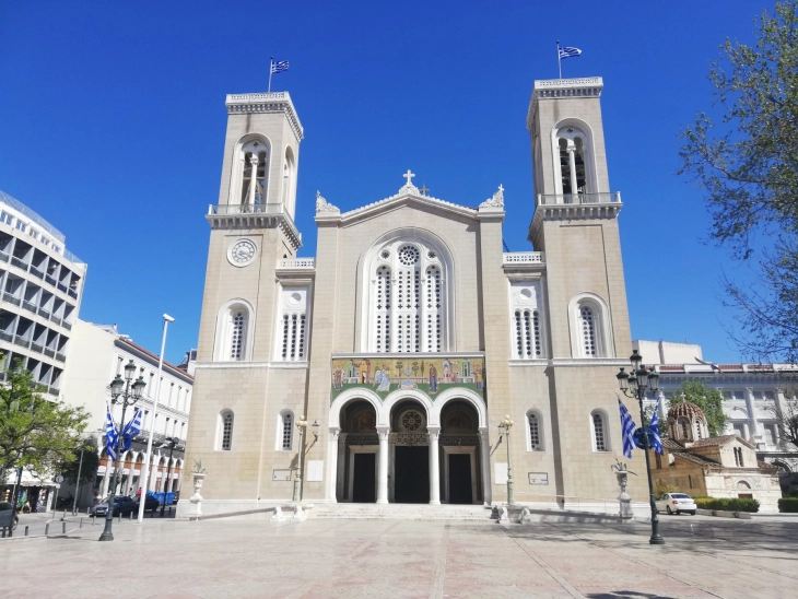 Прославата на Водици „ги скара“ црквата и Владата во Грција