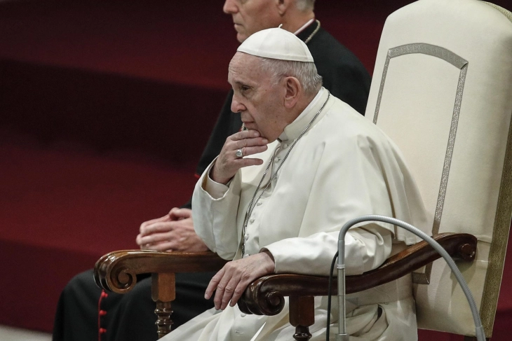 Папа Франциск: Ќе се вакцинирам, тоа е етички