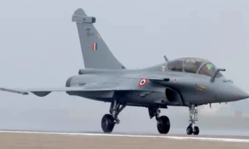 Во грчкиот Парламент влезе законот за набавка на 18 воени авиони „Рафал“ од Франција
