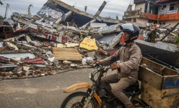 Во земјотресот на Сулавеси загинаа најмалку 78 луѓе