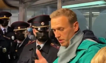 Навални приведен на московскиот аеродром Шереметјево