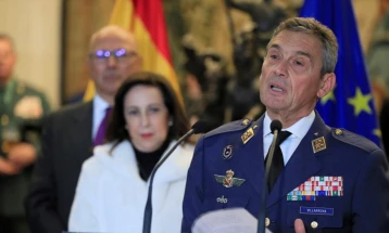 Началникот на ГШ на шпанската војска поднесе оставка, обвинет дека се вакцинирал преку ред