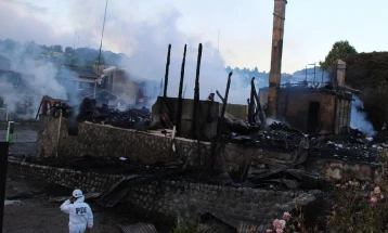 Полицаец во Чиле уби уличен забавувач, јавноста гневна, запалени државни згради