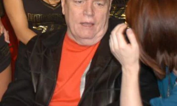 Почина Лери Флинт