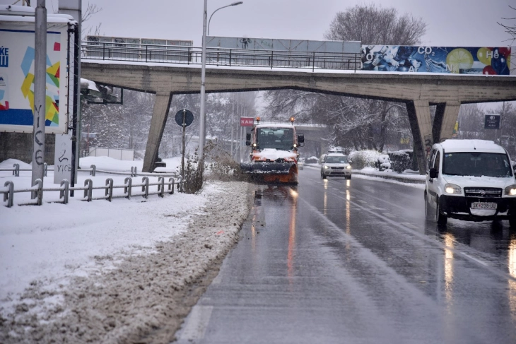 Кризен штаб на Град Скопје: Градските улици и булевари чисти и проодни