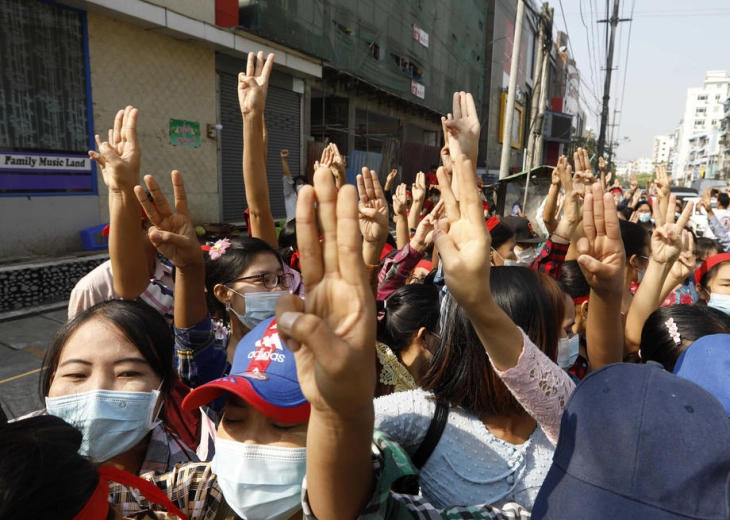 На демонстрантите во Мјанмар им се закануваат затворски казни до 20 години