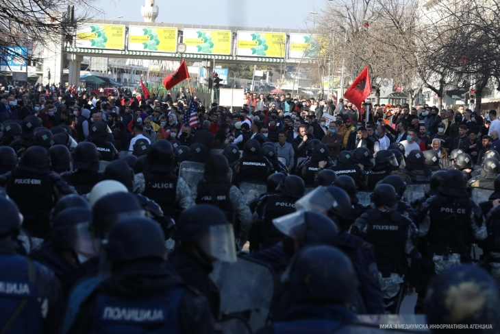 Заврши протестот за „Монструм“