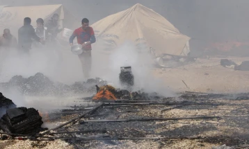 Најмалку четворица загинати во пожар во бегалски камп во Сирија