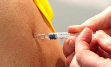 Палестинската управа критикувана поради вакцинирање преку ред