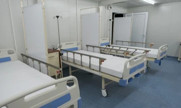 Во ковид-центрите во Скопје има доволен број слободни кревети, порача Филипче