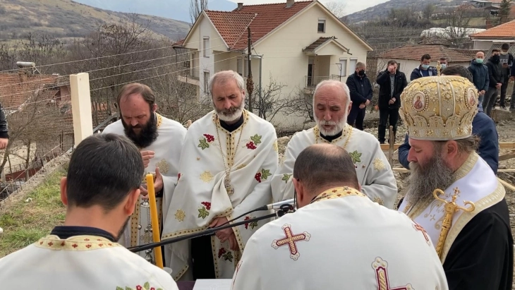 Осветени темелите на новата православна црква во кочанското село Бели