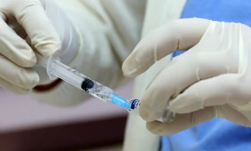 Перишиќ: Состојбата на 73-годишниот Македонец во Србија не е последица на вакцината