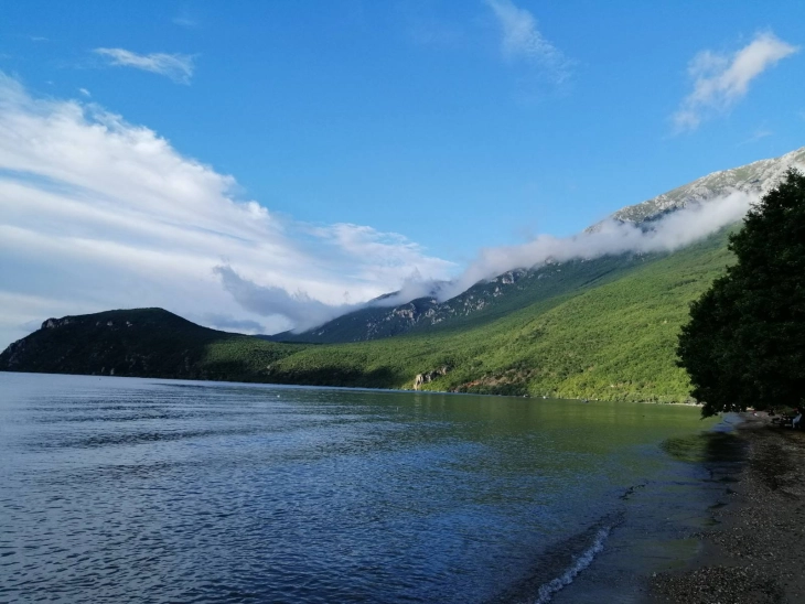 Сончево со мала до умерена облачност