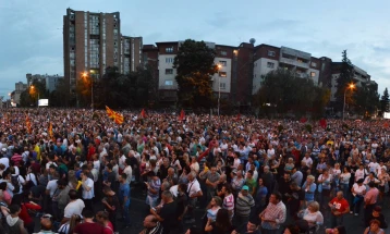 Заев: „Шарената револуција“ предизвика огромни промени во македонската политичка и општествена реалност