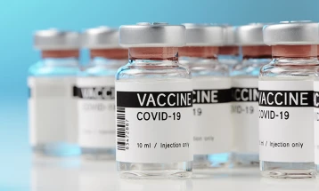Нобеловци бараат привремено откажување од интелектуална сопственост врз вакцините против Ковид-19