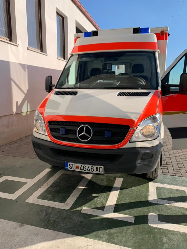 Болницата во Струга доби амбулантно возило, донација од бизнис заедницата