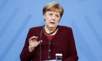 Меркел ги повика САД да го отворат пазарот за вакцини и да дозволат извоз